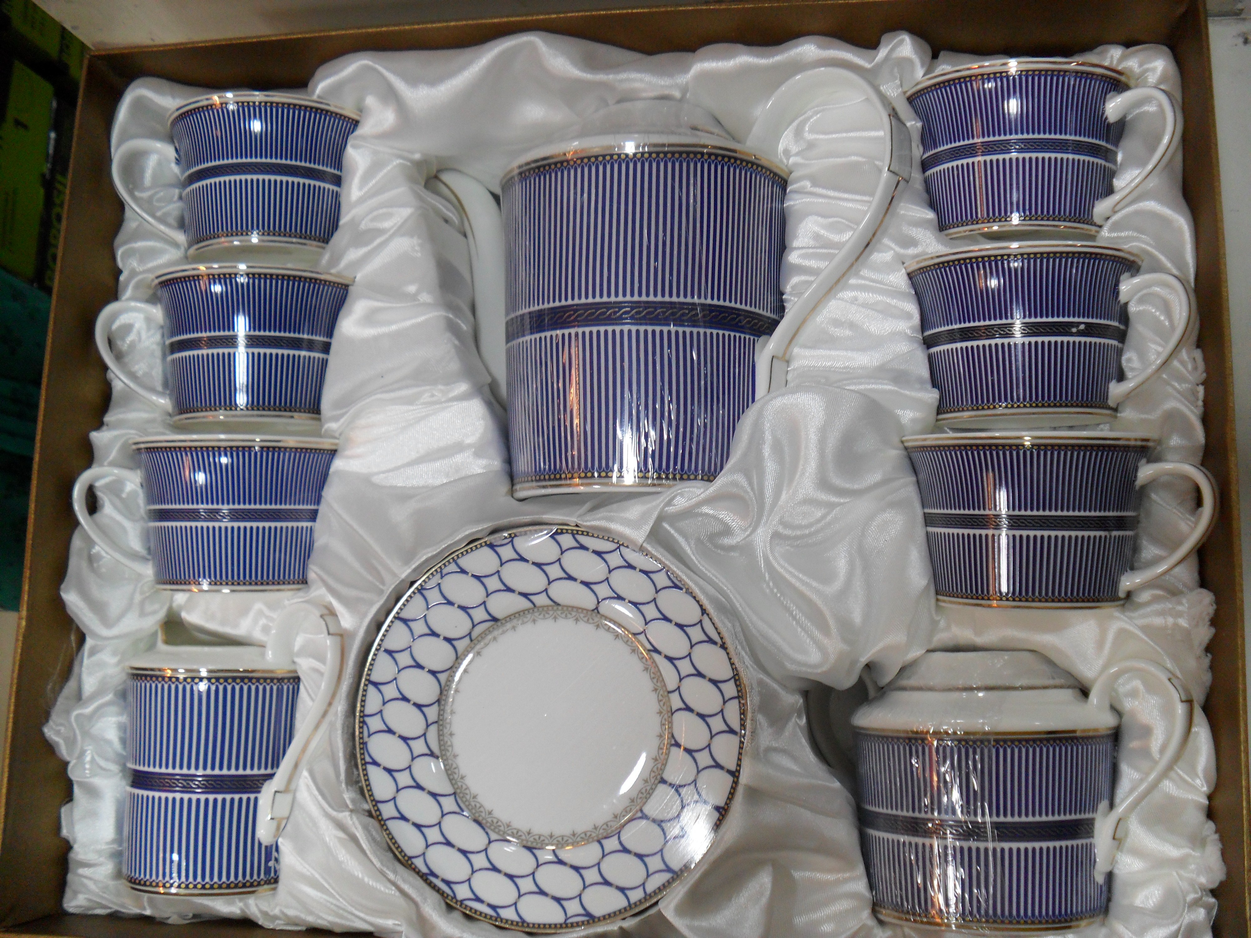 Hi Luxe Feather Tea Set 